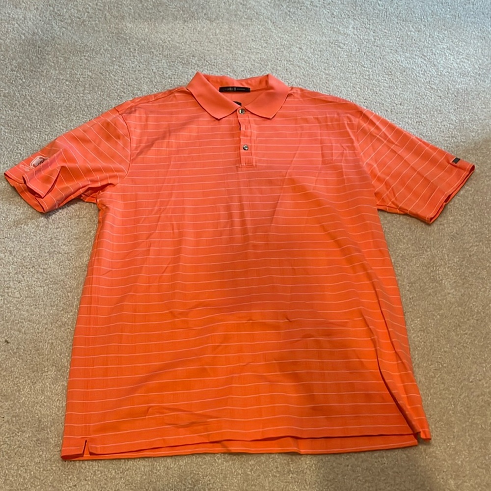Tiger Woods NIKE polo. The Classic embroidery